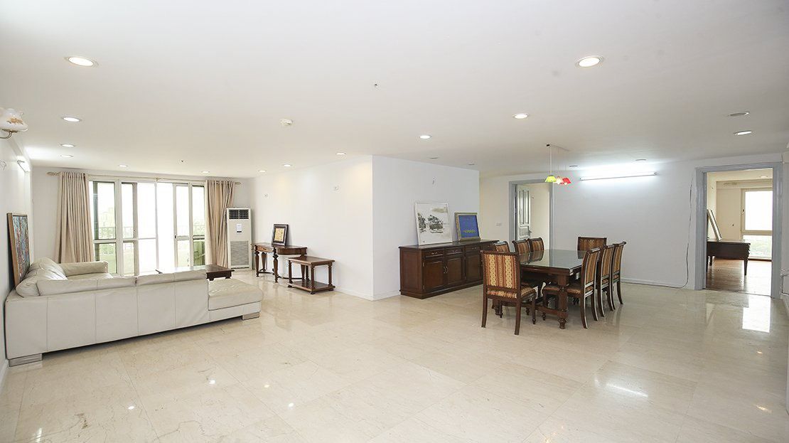 Chính chủ bán gấp căn hộ 182m2, tòa P2 Ciputra, quận Tây Hồ